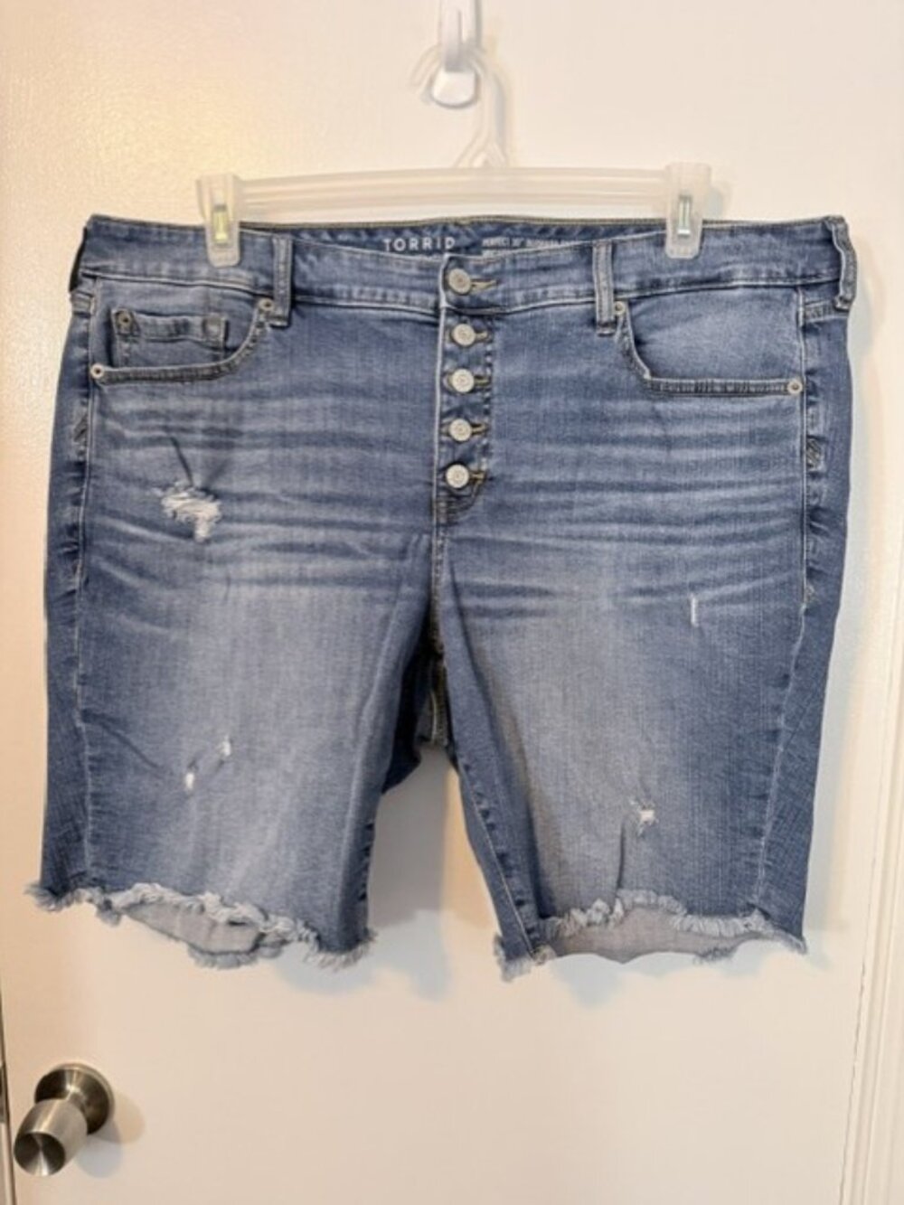 Torrid Perfect 10" Bermuda Shorts Women's Size 20 Vintage Stretch Button Fly